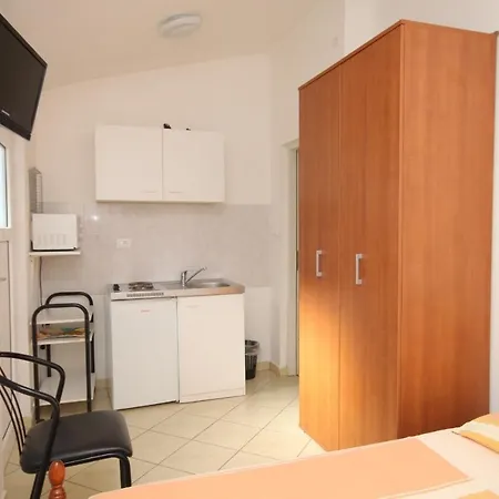 Studio 7126a